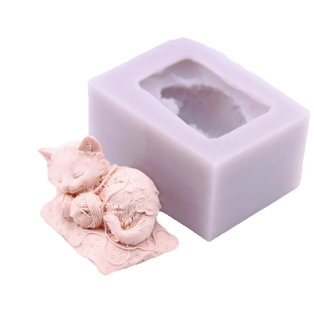3D Cat Playing with Yarn Ball  - огляд і ціна Candle Making Yarn